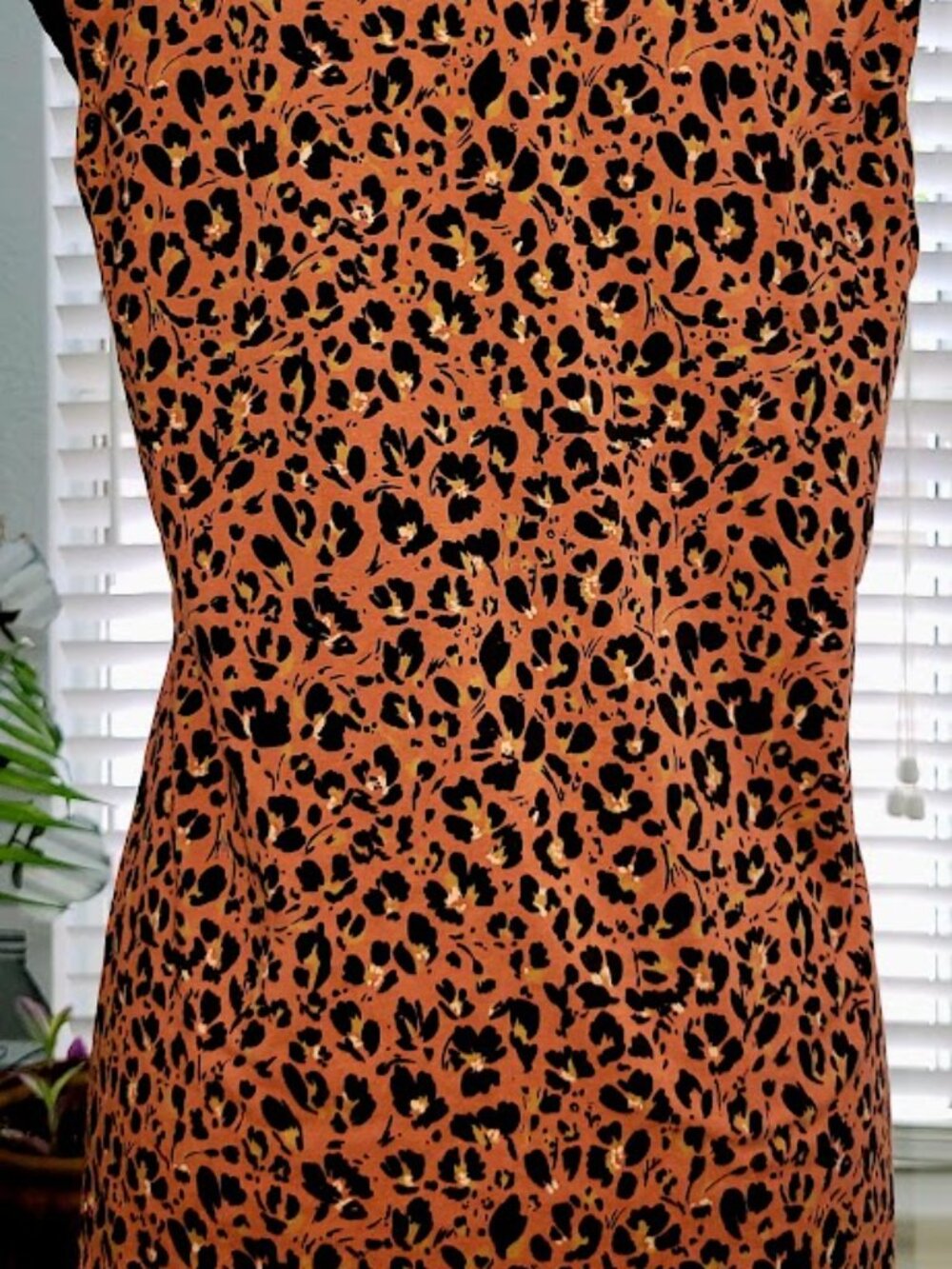 Torrid Foxy V-Neck Tank Top Shirt 2X - Picture 3 of 5